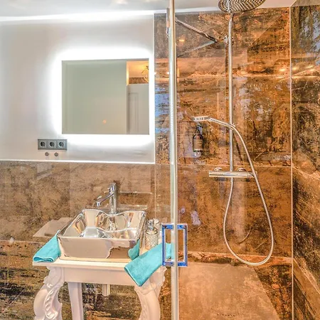 Apartment Stunning In With Wifi